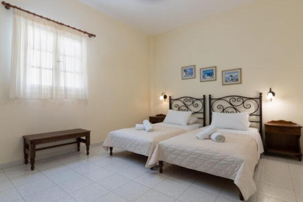 Sardis Rooms Aliki  Екстер'єр фото